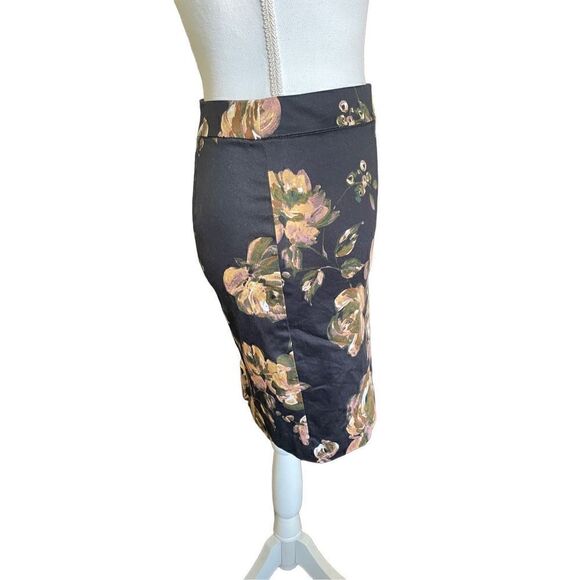 J.Crew Pencil Skirt in a delicate floral pattern 00p - Picture 2 of 4